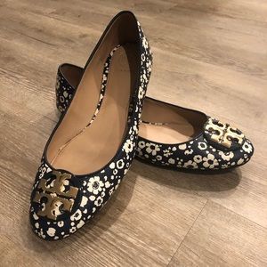 Super cute Tory flats! Worn twice!!